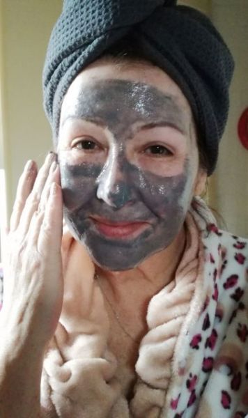 Bioré zelfverwarmend masker met natuurlijke houtskool