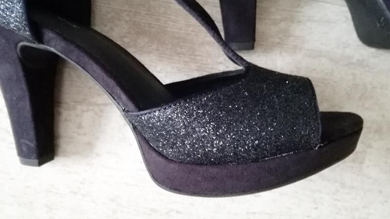 Fijne Feestdagen! (plus mini- KeeKje) 7 kerst pumps van haren