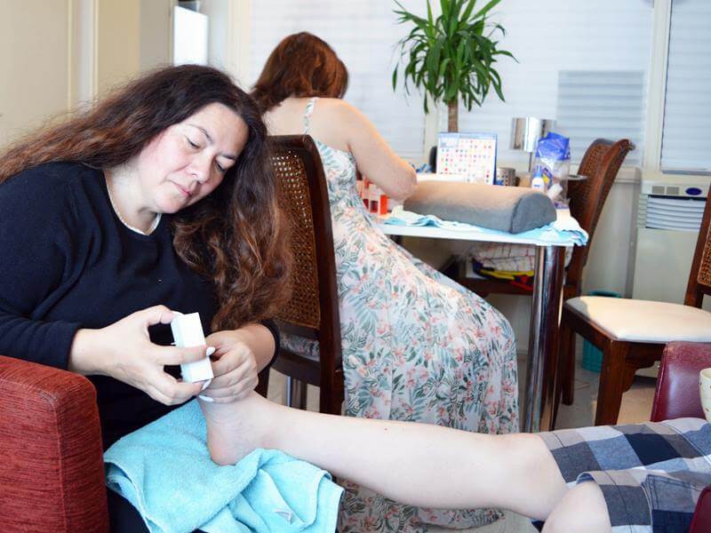 Bezoek van Beautilina - Manicure en Pedicure aan huis, wat een verwennerij! 3 beautilina (2)