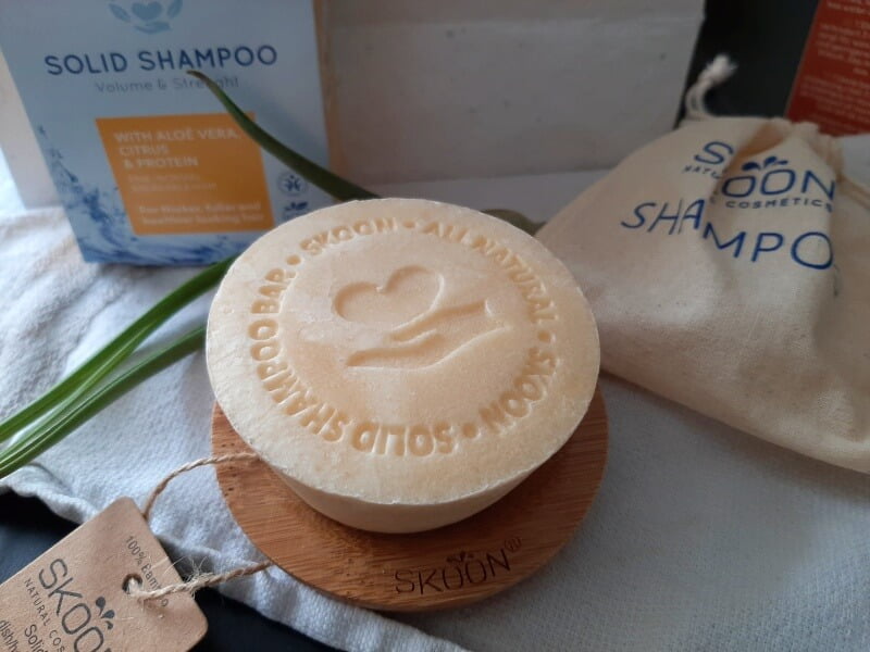 Review SKOON SOLID SHAMPOO- 100% natuurlijk gecertificeerde en plasticvrije shampoo bars 9 skoon Review SKOON SOLID SHAMPOO- 100% natuurlijk gecertificeerde en plasticvrije shampoo bars